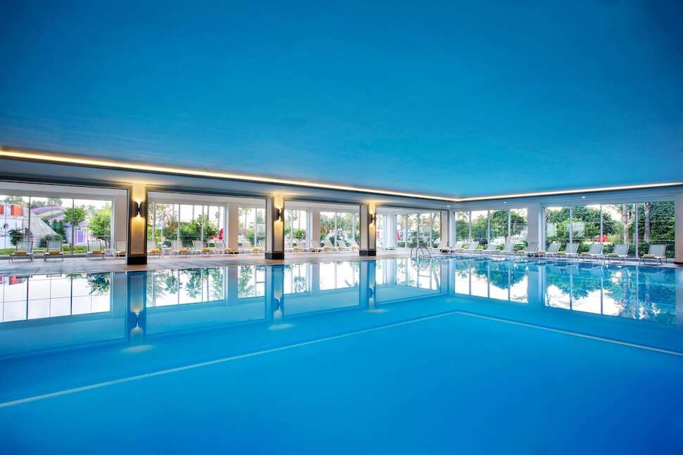 Een foto van het zwembad bij IC Hotels Santai Family Resort