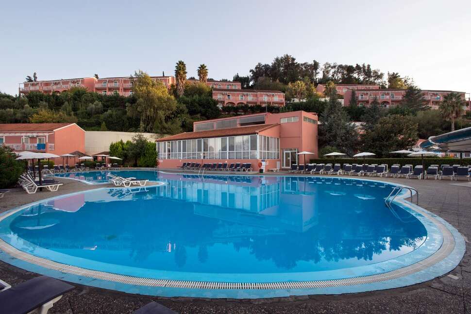 Ein Foto vom Pool im Panorama Sidari Hotel
