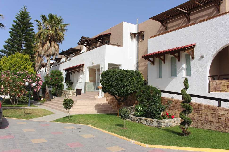 Een foto van de buitenkant van Gaia Village Hotel