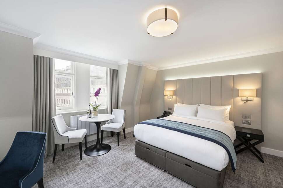 Ein Foto Tower Suites by Blue Orchid Hotels