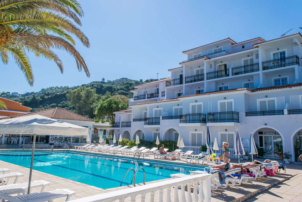Een foto van het zwembad bij Paradise Beach Hotel Argassi
