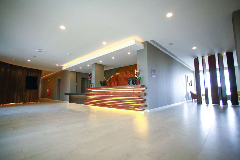 Een foto van het interieur van AP Maria Nova Lounge