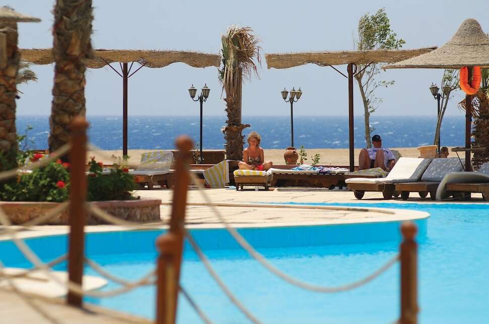 Een foto van het zwembad bij Bliss Nada Beach Resort
