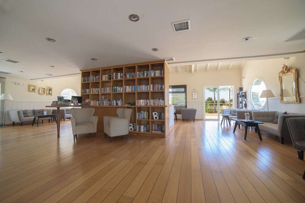 Een foto van het interieur van Restia by Mayor
