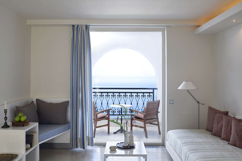 Ein Foto Esperos Village Blue & Spa