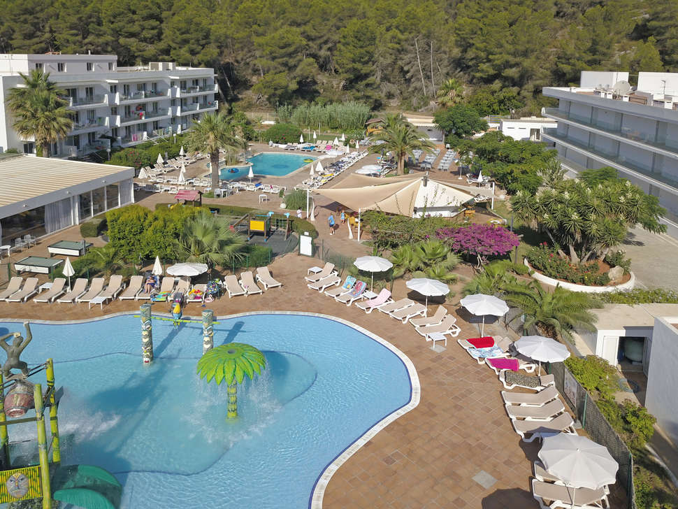 Een foto van het zwembad bij Balansat Resort