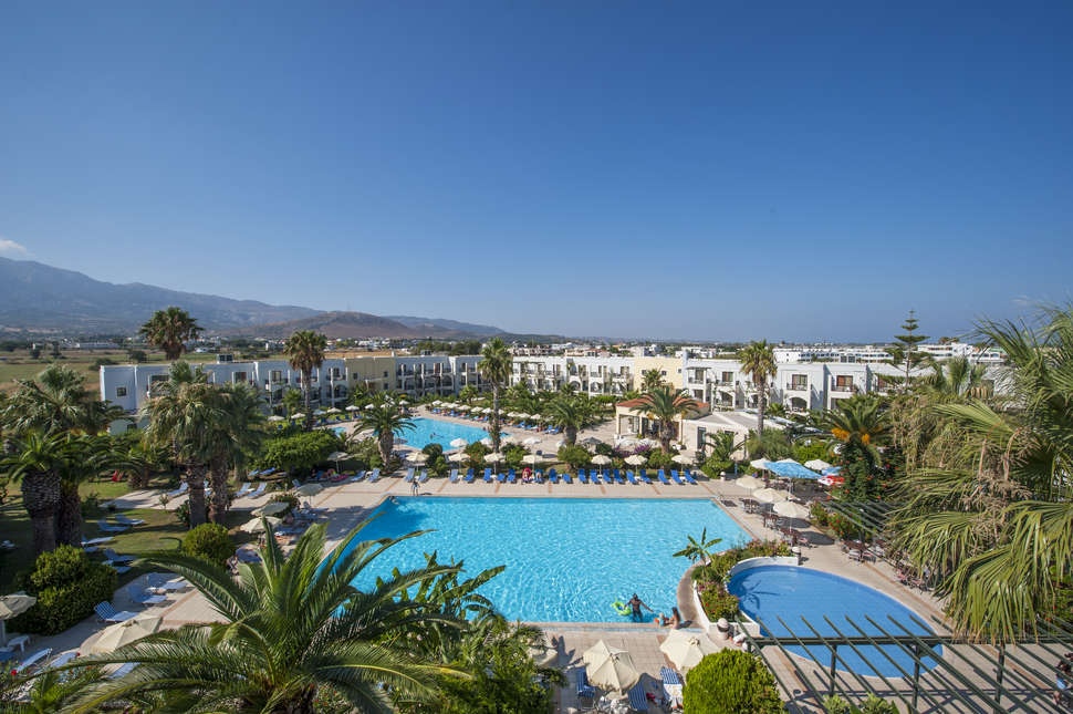 Een foto van het zwembad bij Tigaki Beach Hotel