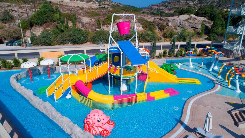Ein Foto vom Pool im Amada Colossos Resort