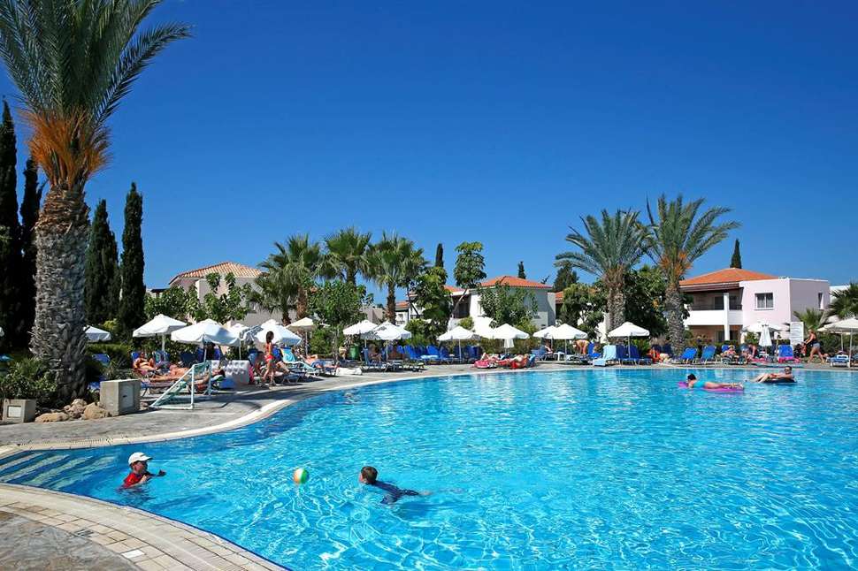 Een foto van het zwembad bij Avanti Holiday Village
