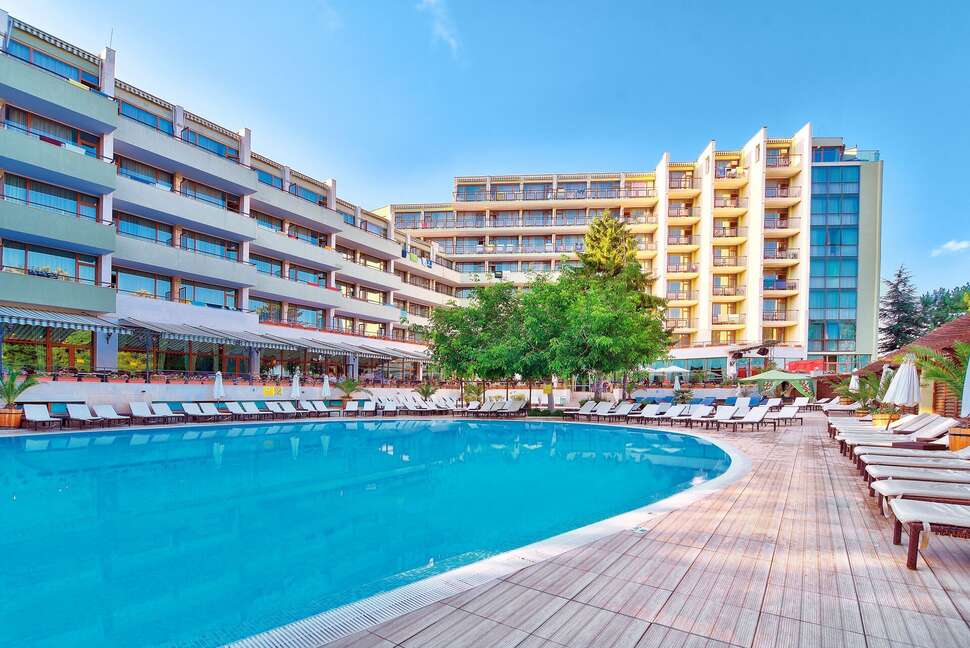Een foto van het zwembad bij Hotel Mirabelle