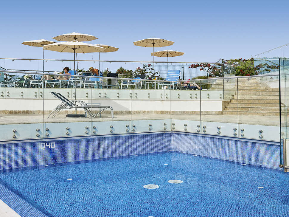 Een foto van het zwembad bij Hipotels Gran Conil & Spa