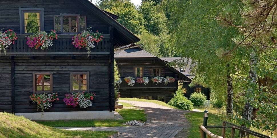 Een foto van de buitenkant van Vakantiepark Naturelhotel Schönleitn