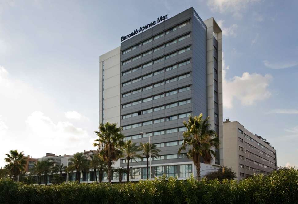 Een foto van de buitenkant van Occidental Atenea Mar