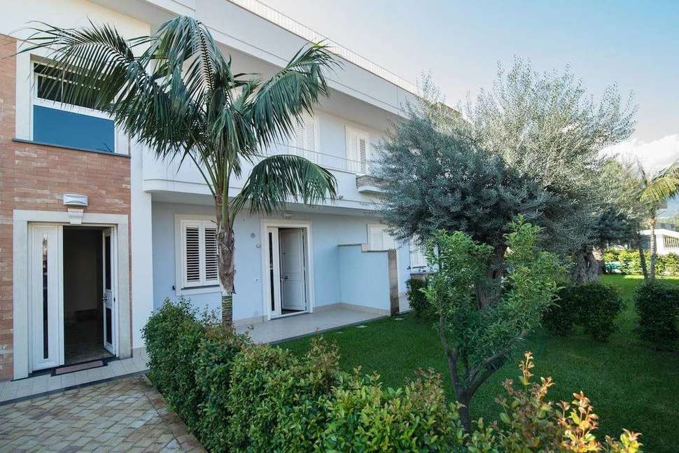 Een foto van de buitenkant van Villa Galati Resort