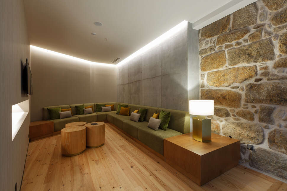 Een foto van het interieur van Neya Porto Hotel