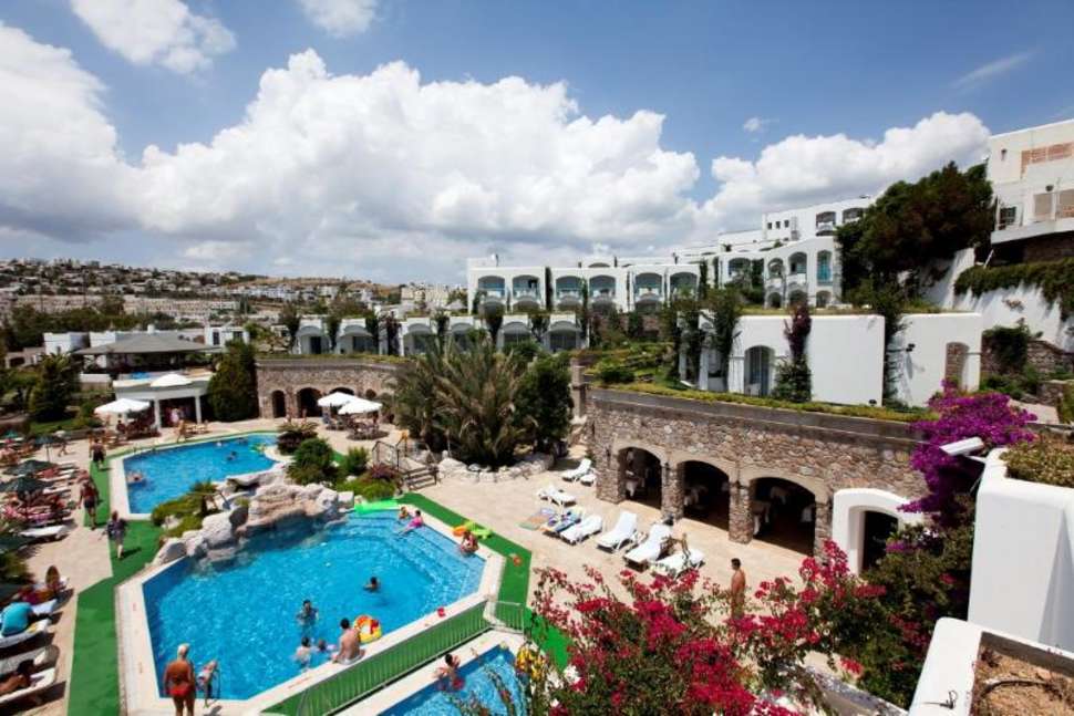 Een foto van het zwembad bij Royal Asarlik Beach Hotel & Spa