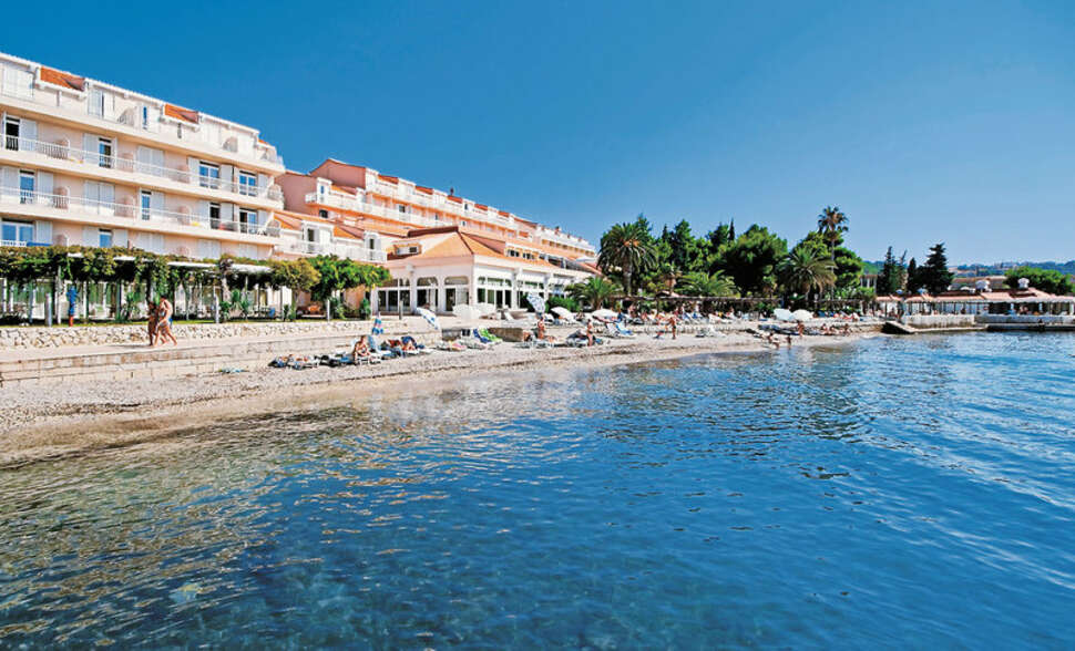Een foto van de buitenkant van Remisens Hotel Epidaurus