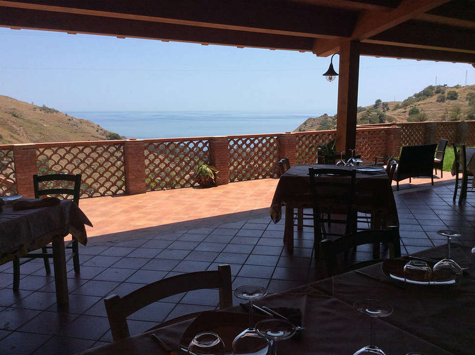 Een foto van het terras bij Agriturismo Valle Lumia