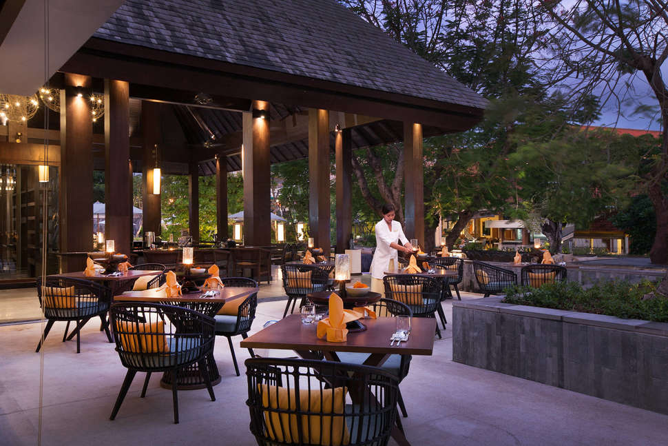 Een foto van het terras bij The Anvaya Beach Resort Bali