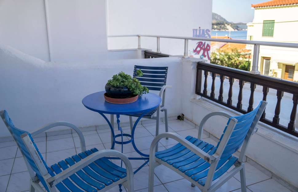 Een foto van de buitenkant van Blue Sea Hotel