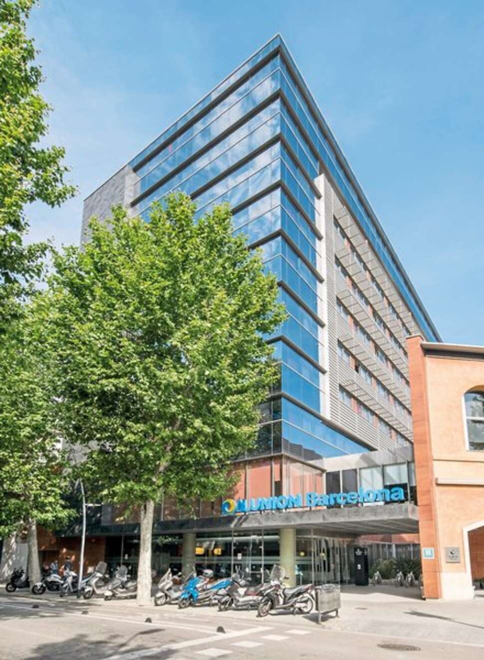 Ein Foto von der Außenansicht des Hotel Ilunion Barcelona