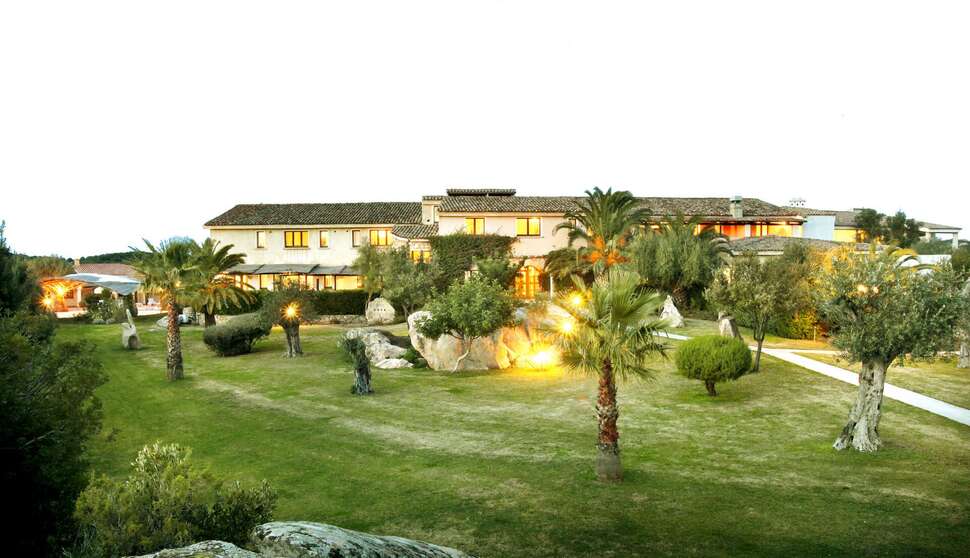 Een foto van de buitenkant van Hotel Pulicinu