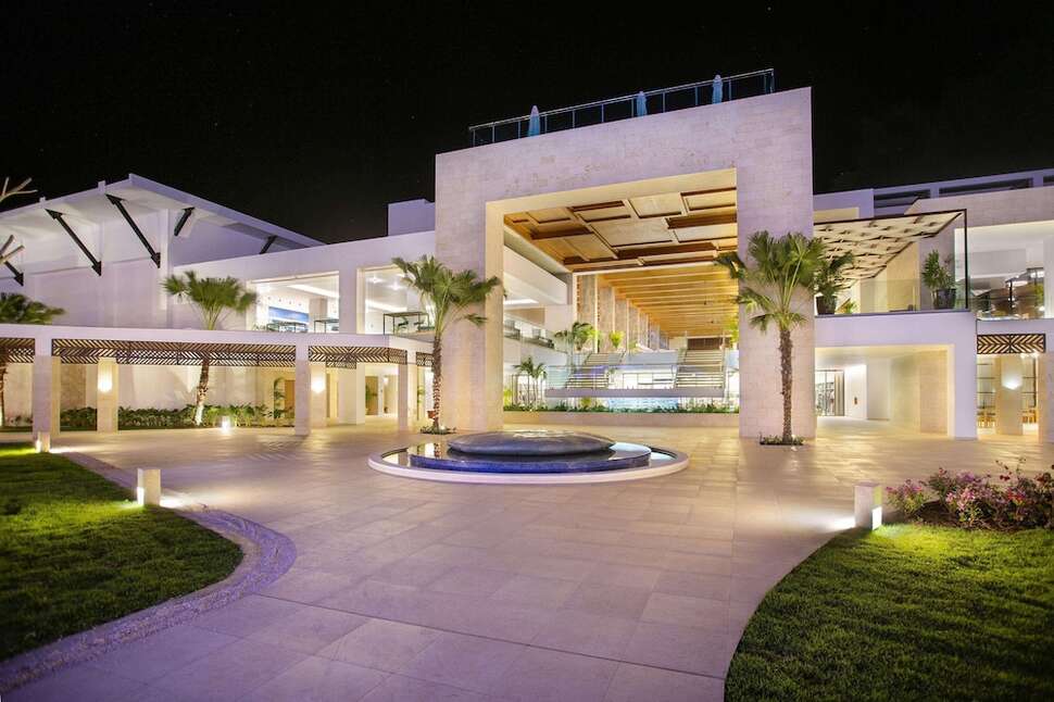 Een foto van de buitenkant van Serenade Punta Cana