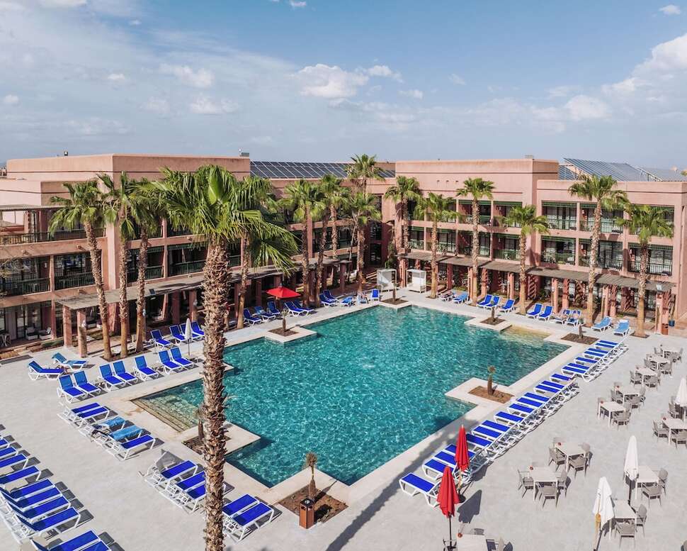 Een foto van het zwembad bij Pickalbatros Hotel du Golf