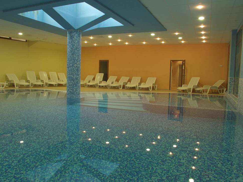 Een foto van het zwembad bij Hotel Mirabelle