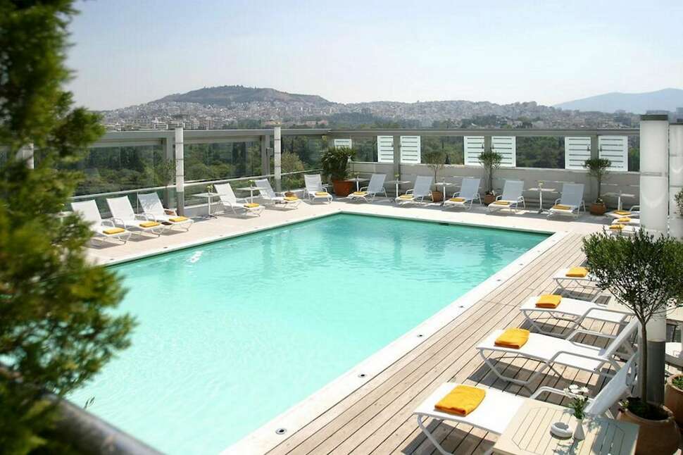 Een foto van het zwembad bij Radisson Blu Park Hotel Athene