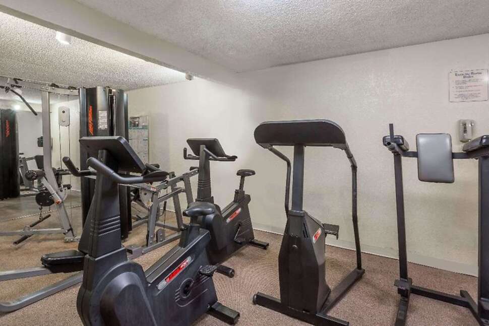 Ein Foto Ramada by Wyndham Kissimmee Gateway