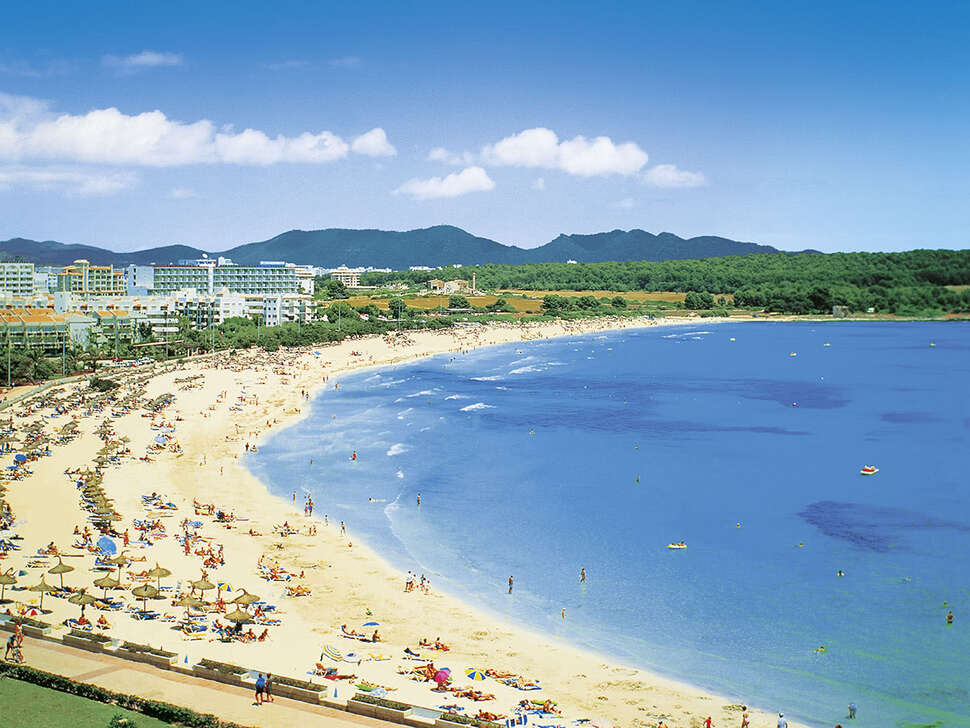 Een foto van het strand bij Allsun Hotel Orient Beach