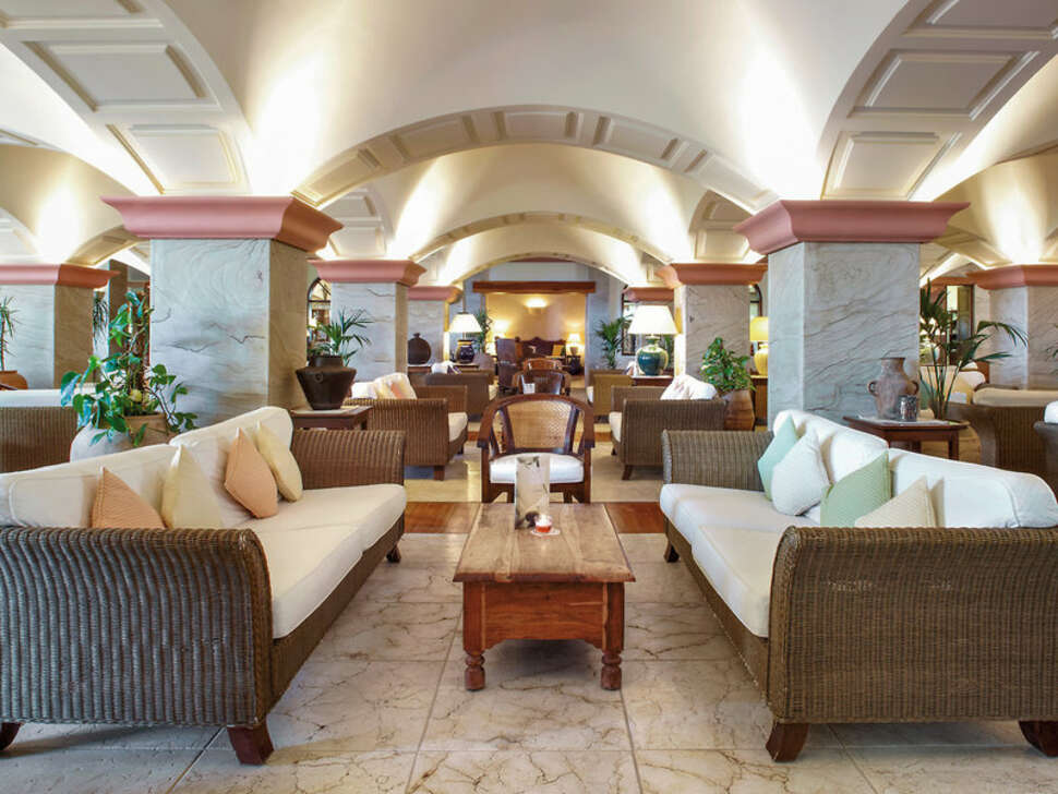Een foto van het interieur van Princesa Yaiza Suite Hotel Resort