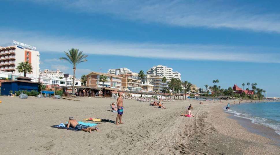 Een foto van het strand bij Hotel Alba Beach