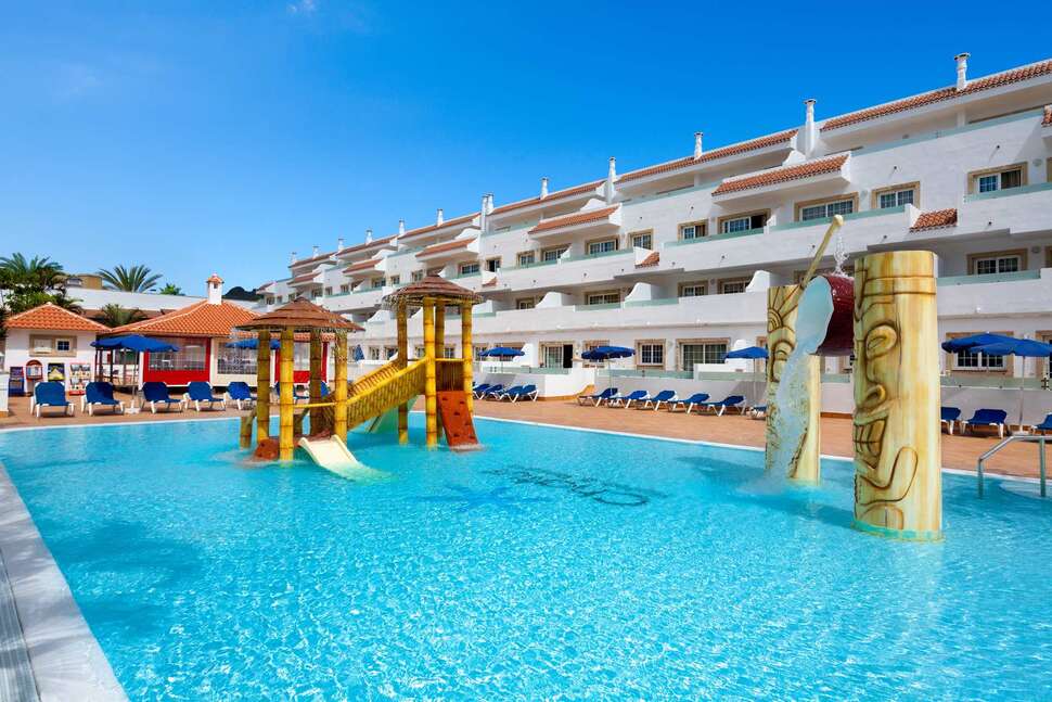Een foto van het zwembad bij Chatur Playa Real Resort