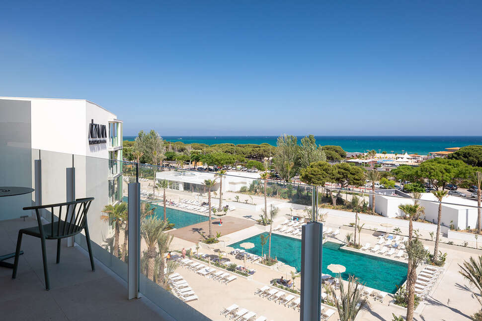 Een foto van de buitenkant van Atzavara Hotel & Spa