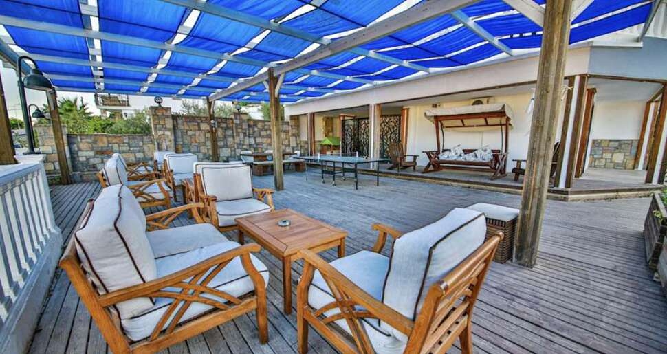 Een foto van het terras bij Smart Holiday Hotel