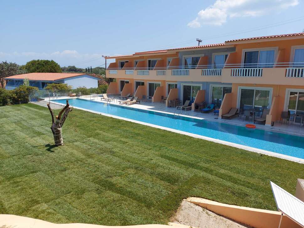 Ein Foto vom Pool im Hotel Ibiscus Corfu