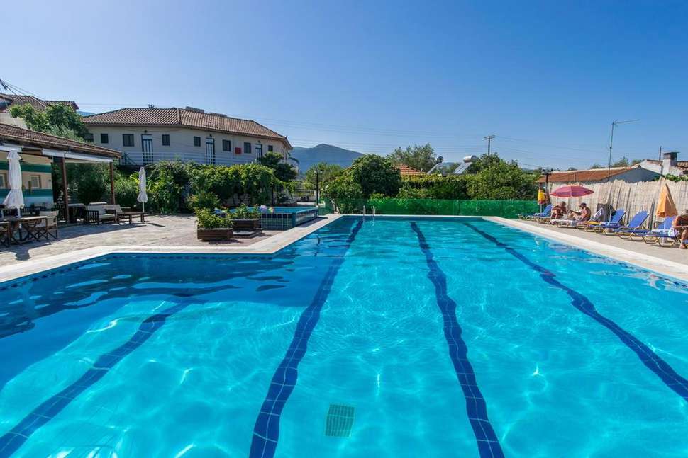 Een foto van het zwembad bij Zante Nest Studios & Appartementen