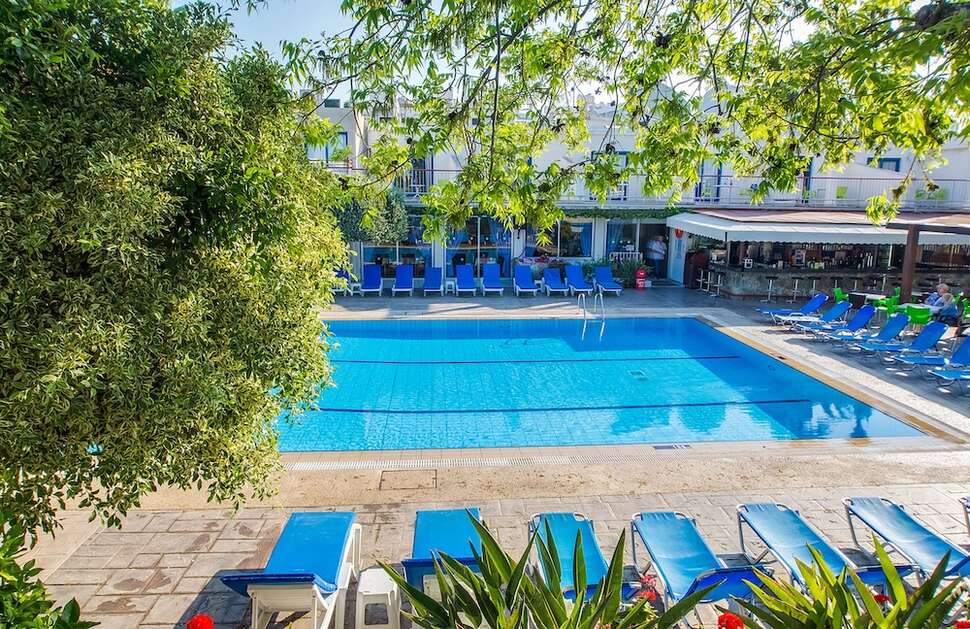 Een foto van het zwembad bij Green Bungalows Hotel & Appartementen