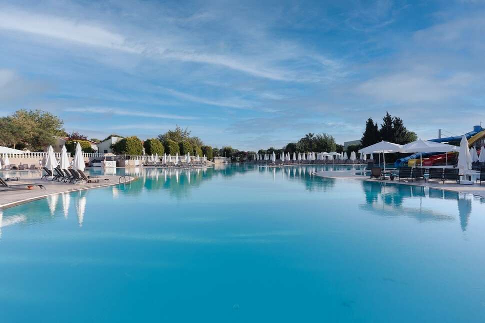 Een foto van het zwembad bij Anadolu Hotels Didim Club