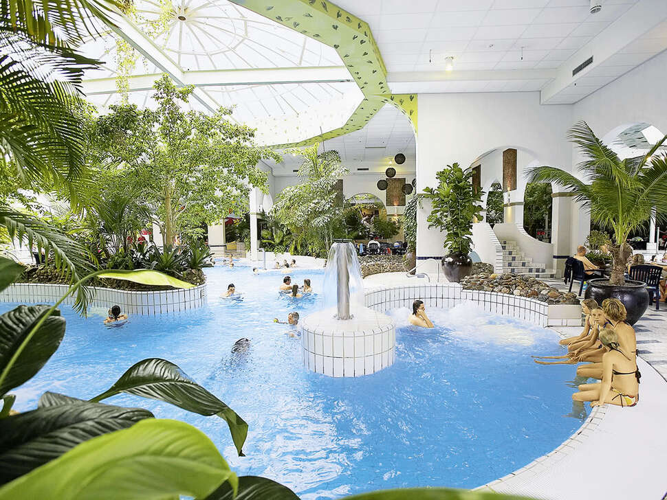 Een foto van het zwembad bij Center Parcs Port Zelande