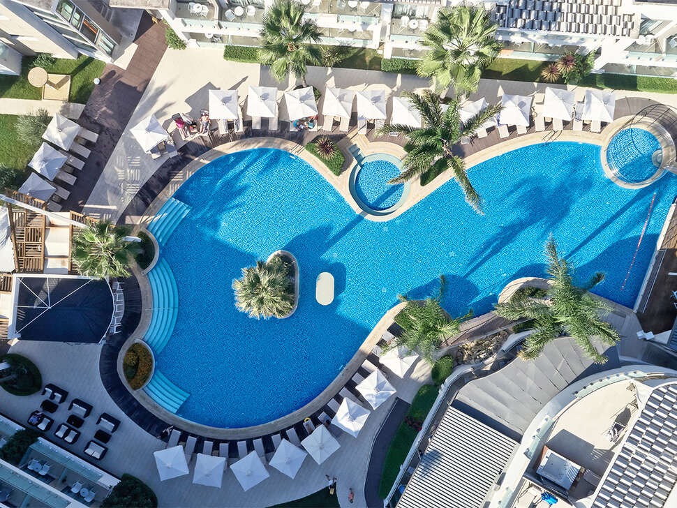 Een foto van het zwembad bij Lesante Classic Luxury Hotel & Spa
