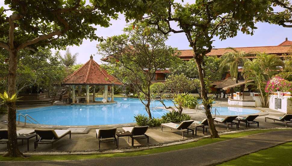 Een foto van het zwembad bij Sol by Melia Benoa Bali