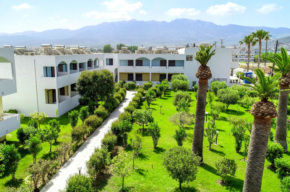 Een foto van de buitenkant van Hotel Tropical Sol