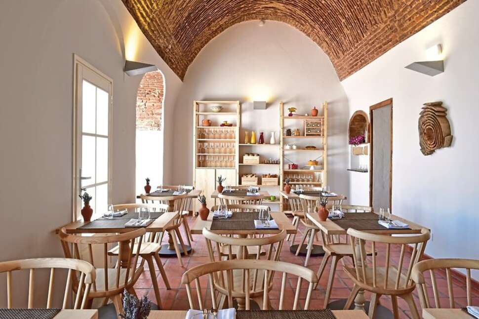 Een foto van The Noble House