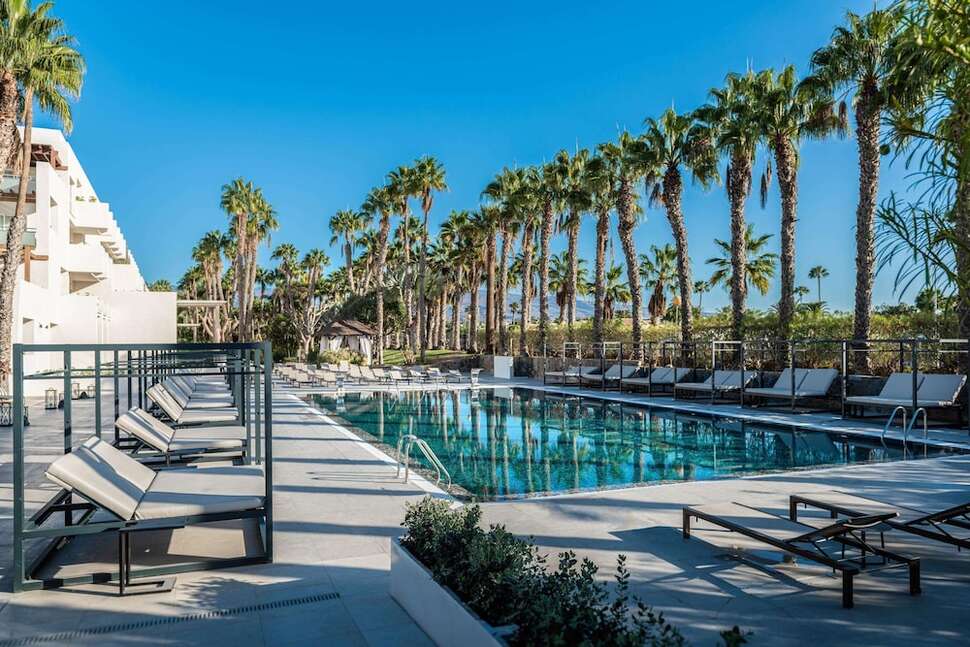 Een foto van het zwembad bij Maspalomas Princess