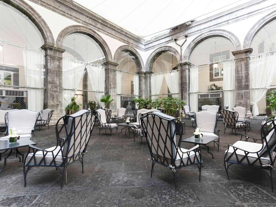 Een foto van Palazzo Caracciolo Napoli