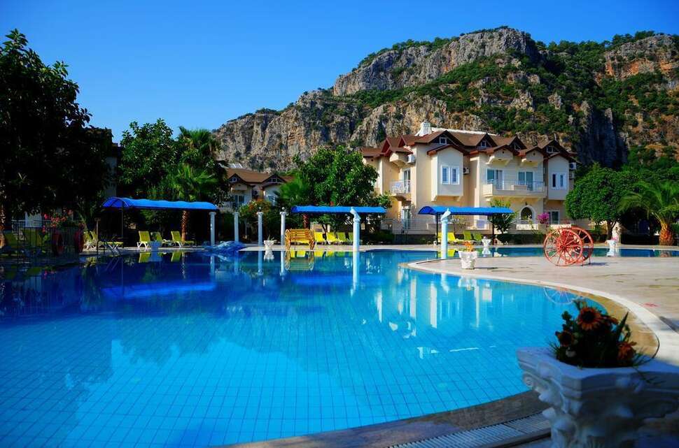 Ein Foto vom Pool im Hotel Keskin