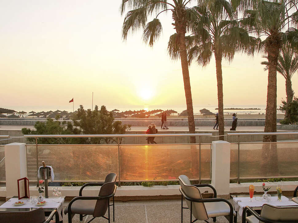Een foto van het terras bij Hotel Agadir Beach Club